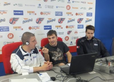 Immagine ORA IN ONDA Pick and Gold, con coach Giulio Griccioli e Niccolo’ Martinoni Immagine ORA IN ONDA Pick and Gold, con coach Giulio Griccioli e Niccolo’ Martinoni