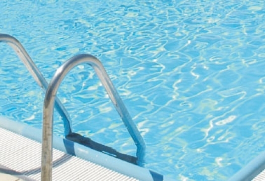 Boom di telefonate per conoscere la sorte della piscina valenzana. L’amministrazione: ‘chiude entro fine settembre’