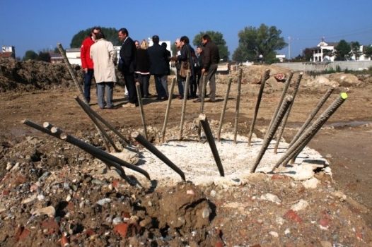 Ponte Meier: iniziata la fondazione della prima spalla. ‘I tempi saranno rispettati’ [PHOTOGALLERY]