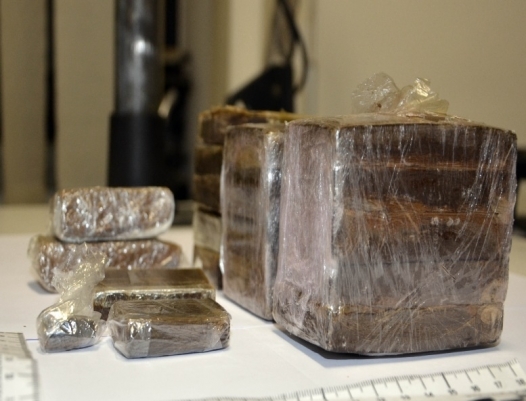 Brillante operazione della polizia: sequestrati 1,7 chili di hashish