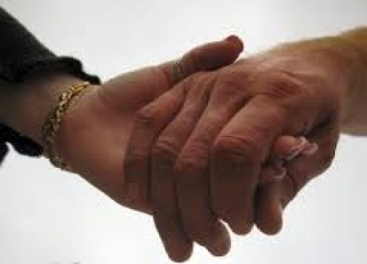 Contratti di convivenza: i notai fanno il primo passo, in attesa di futuri riconoscimenti da parte del legislatore Contratti di convivenza: i notai fanno il primo passo, in attesa di futuri riconoscimenti da parte del legislatore