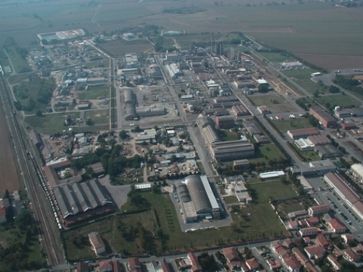 Immagine Operai in infermeria alla Solvay per la fuoriuscita di acido cloridrico Immagine Operai in infermeria alla Solvay per la fuoriuscita di acido cloridrico