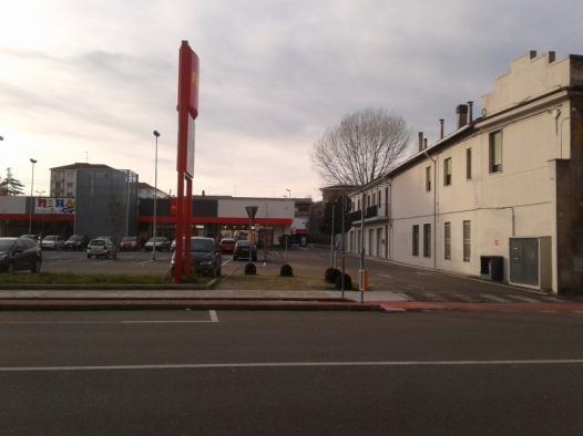 Modificata la segnaletica di fronte al Penny Market di Casale