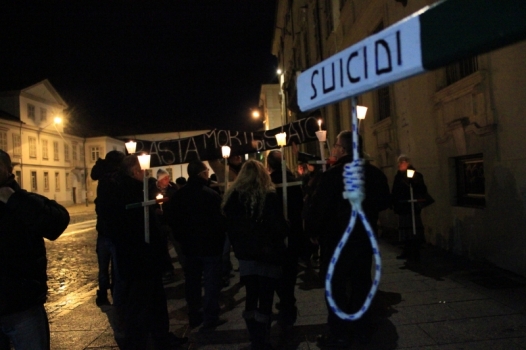 In cento per svegliare Alessandria e svelare il dramma della crisi [FOTO]