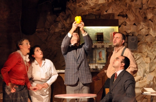 Al teatro degli Acerbi la storia dello Slow Food con ‘Zuppa di Latte’