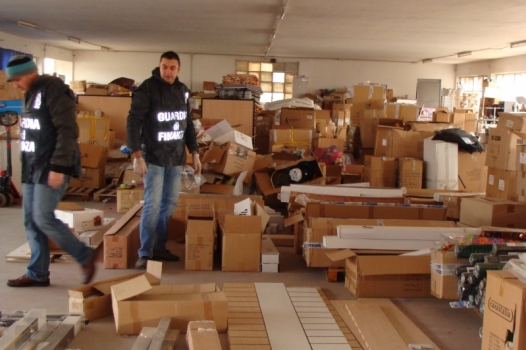 Gdf sequestra ventimila articoli non sicuri o senza marchio CE