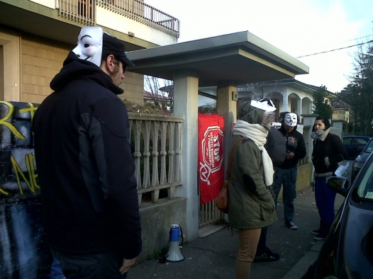 Il Movimento per la casa blocca i 4 sfratti in via Romera a Spinetta