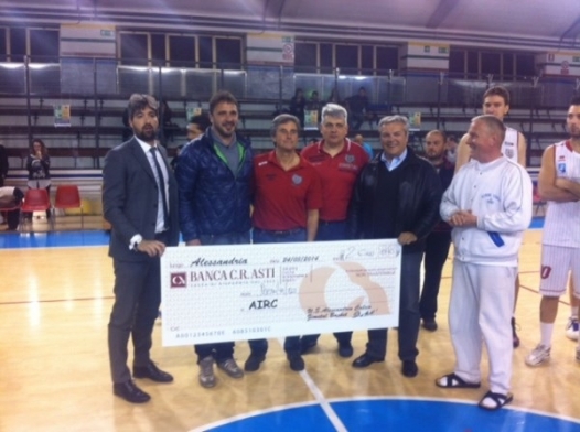 Gli Orsi del calcio e del basket danno spettacolo, per la ricerca sul cancro [PHOTOGALLERY]