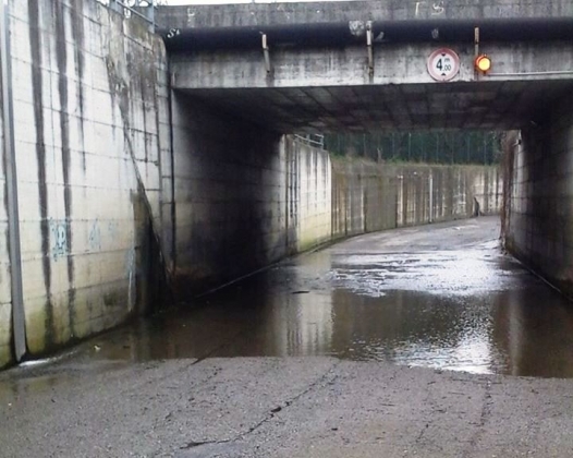 Il sottopasso della Ventolina ancora inaccessibile. I cittadini furibondi: "perché?" [FOTO]