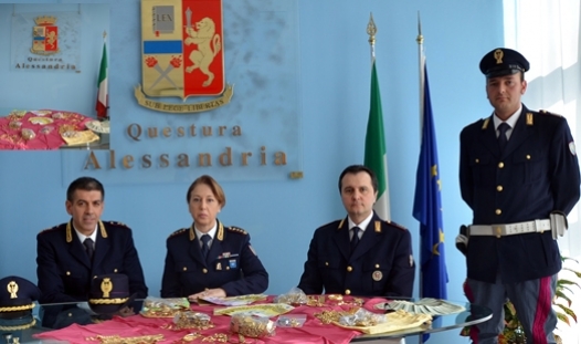 Maxisequestro di gioielli d’oro. Presto, sul sito della Polizia, le foto dei monili per ritrovare i proprietari