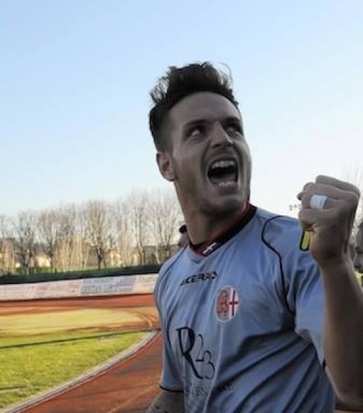 A Gold Sport Lunedi’ il difensore dei grigi, Alex Sirri, non si nasconde: ‘puntiamo al secondo posto’