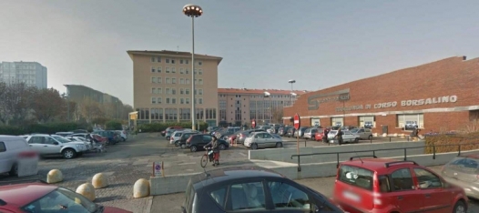 Derubano una signora fuori dal supermercato ma vengono subito arrestati