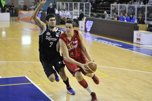 LEGADUE BASKET. AQUILA TRENTO – NOVIPIU’ JUNIOR CASALE 83-67