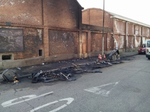 Ancora una volta cassonetti in fiamme