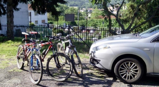 Forzano tre garage per rubare biciclette: provvidenziale un posto di blocco dei Carabinieri
