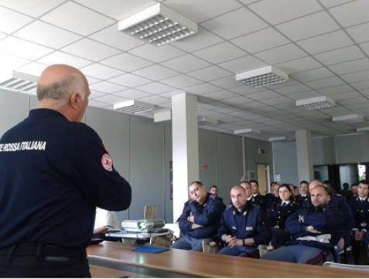Lezione di Protezione Civile per gli agenti della Polstrada