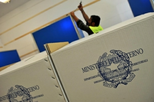 Giallo in una sezione elettorale a Novi Ligure