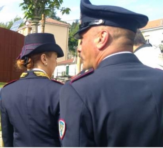 Ruba alcuni cibi da un negozio: acciuffato dalla Polizia Stradale