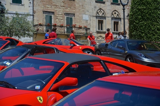 Il raduno di Amici delle Rosse in nome di Ayrton
