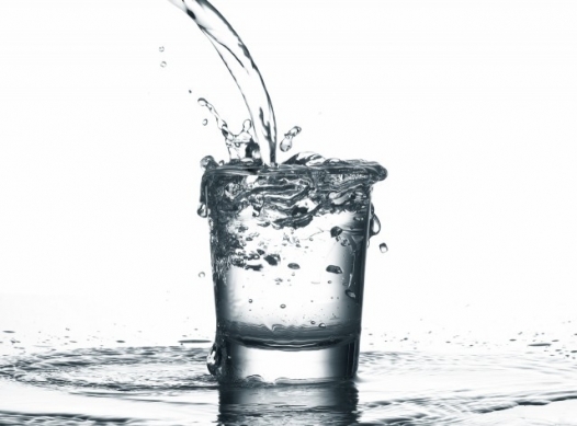 Al Cristo la prima casetta dell?acqua ?liscia, gasata, refrigerata? a 5 cent