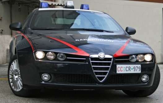 Pugni e calci contro una vicina di casa: tra gli aggressori anche una minorenne