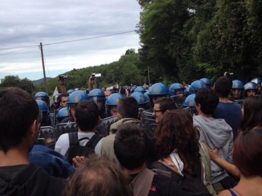 Tensioni e cariche durante gli espropri del Terzo Valico [FOTO]