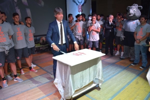 Goduria grigia: piazza Duomo abbraccia l’Alessandria Calcio [VIDEO e FOTO]