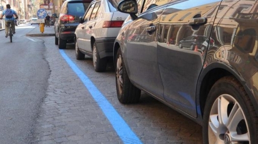 Il commerciante Simone Lumina insiste sui parcheggi gratis in centro. Ma la Rossa: ‘fruttano 60 mila euro’
