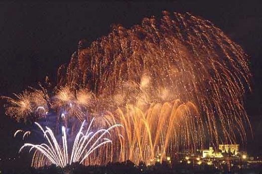 Notte bianca e fuochi d’artificio a Novi