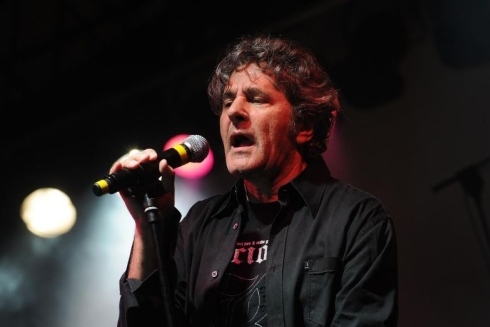 Anche la voce graffiante di Fausto Leali in prima linea contro i tumori al seno