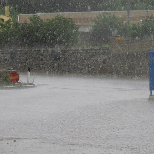 San Salvatore: in trenta minuti la furia dell’acqua trasforma le strade in fiumi