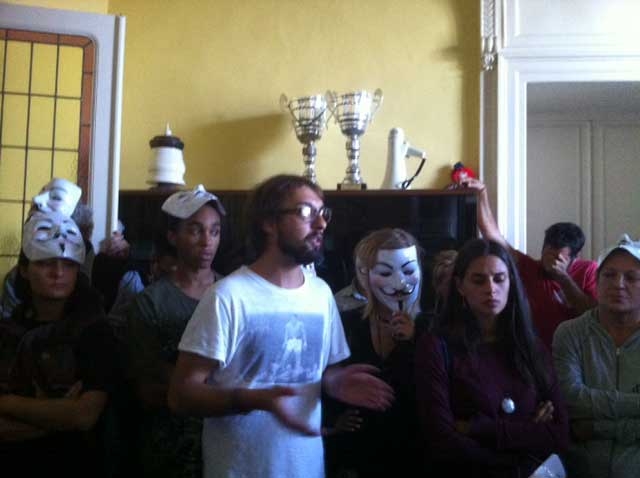 Il movimento per la casa ‘occupa’ l’ufficio del sindaco di Alessandria