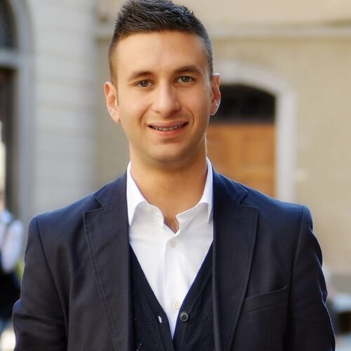 Federico Riboldi: “Che fine ha fatto lo striscione Salviamo i nostri Marò?”