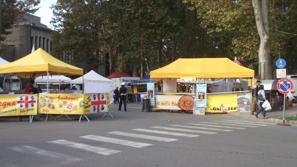 Grande successo per il mercato europeo ad Alessandria. Tra gli ‘ospiti’ anche due ladri, subito bloccati