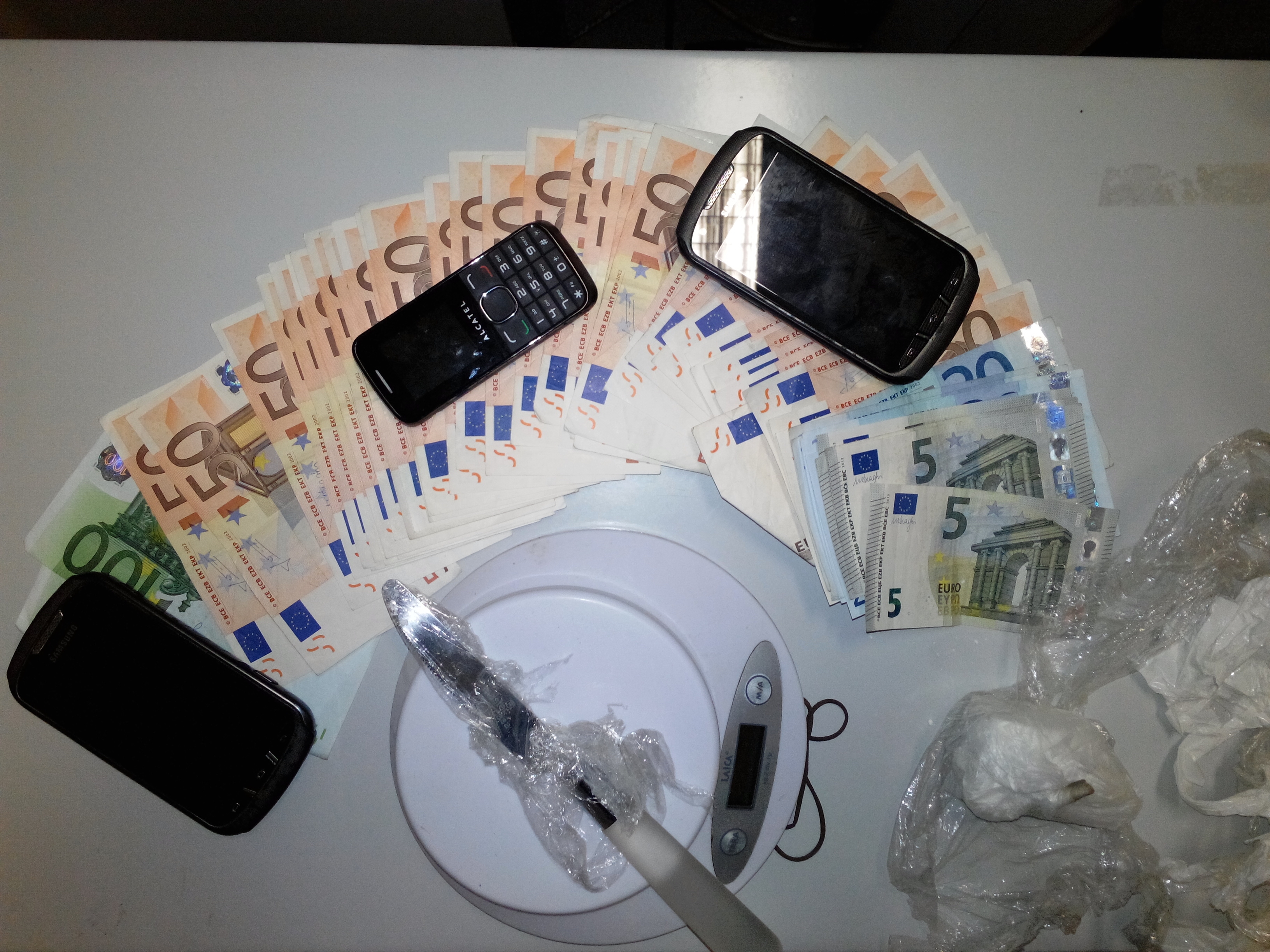 Arrestati tre giovani per spaccio di droga a Tortona