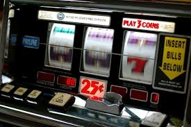 In “prova” in comunità viene trovato a giocare in una sala slot