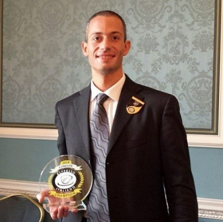 L’alessandrino Filippo Mezzaro riceve a Londra il premio come miglior barista italiano del 2014