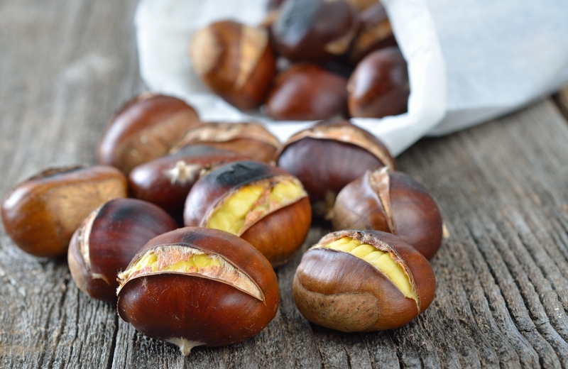 Domenica d’autunno tra biscotti, cioccolato, birra, castagne e bancarelle