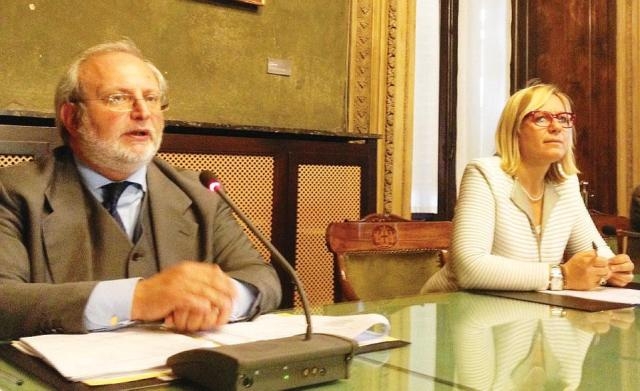 Rita Rossa difende il ragioniere capo Zaccone, responsabile del dissesto secondo un senatore Pd