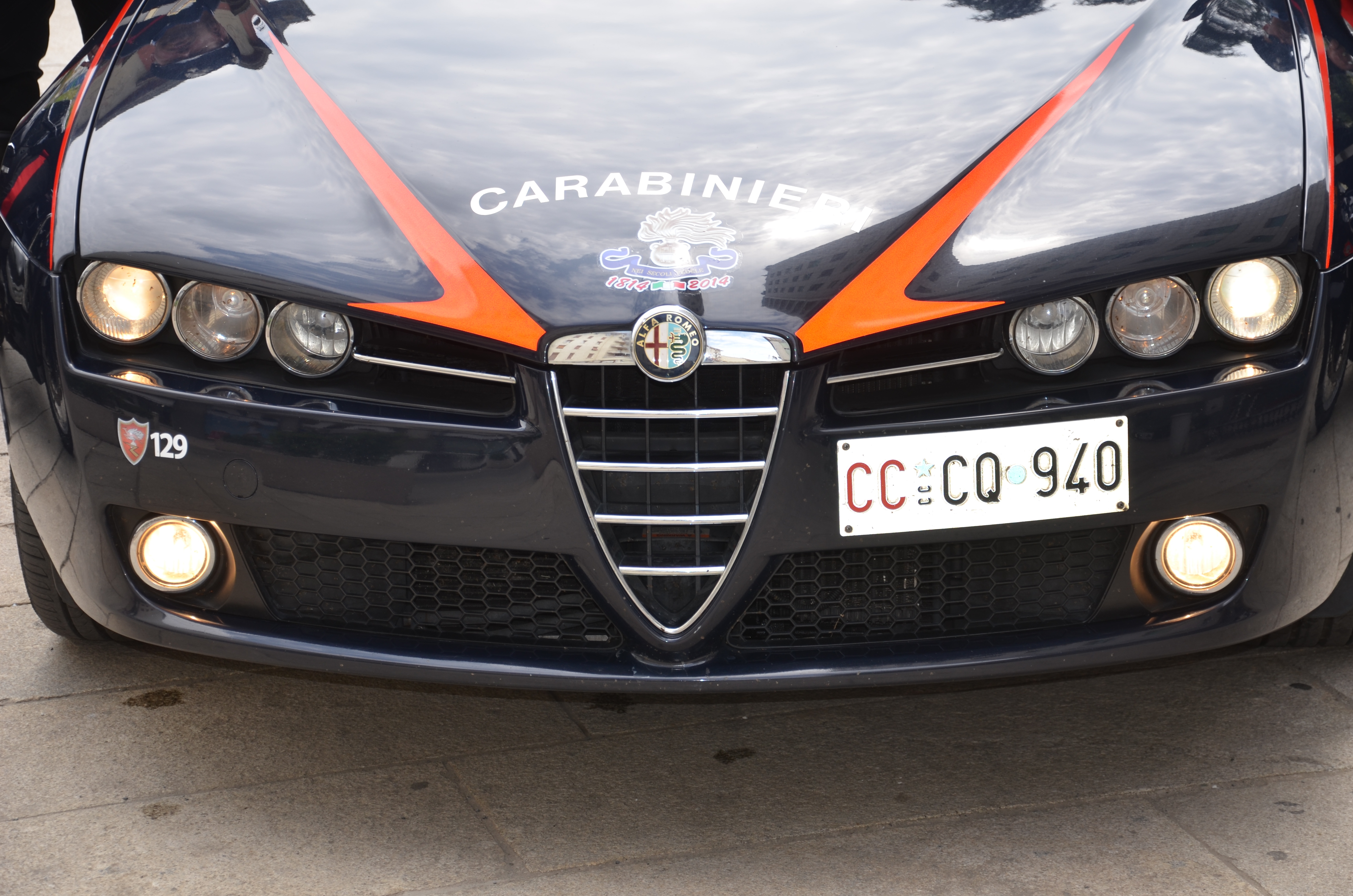 Tenta di vendere “fumo” ai Carabinieri. Arrestato