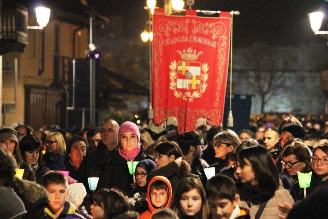 A Casale Monferrato la fiaccolata silenziosa contro la sentenza del Processo Eternit [FOTO]