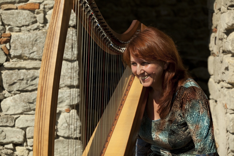 Arpa Celtica e voce alla Gambarina