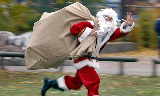 Gli auguri di Natale di corsa sugli argini