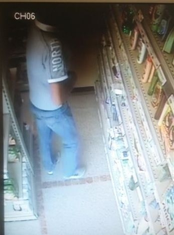Ozzano: immortalati dalle telecamere mentre rubano cibo e creme di bellezza