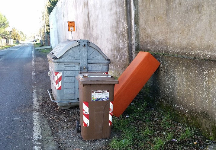 Più pulizia vicino ai bidoni dei rifiuti: da febbraio operatori ecologici al lavoro per migliorare il decoro