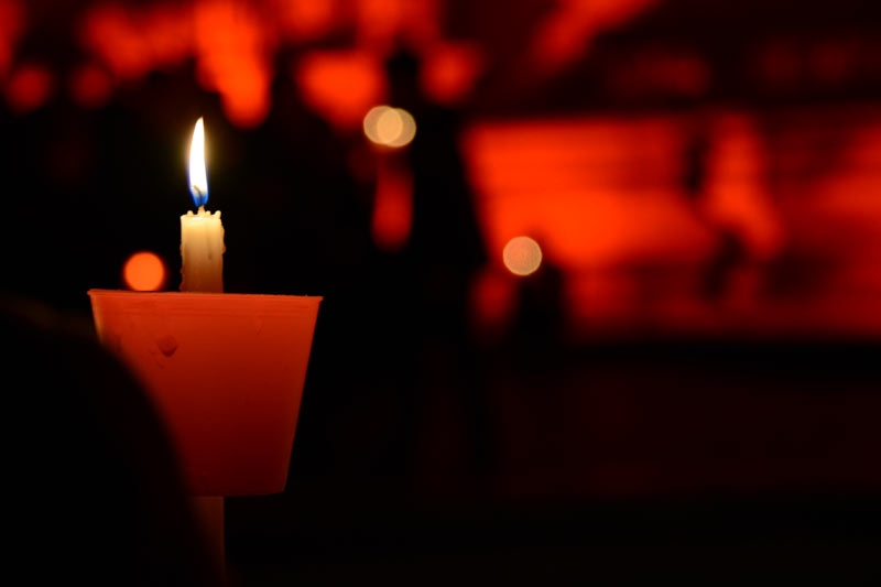Tortona: in piazza con le candele accese per non far “spegnere” l’Ospedale