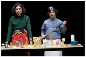 L’ironia immaginifica dei Sacchi di Sabbia al Teatro San Francesco