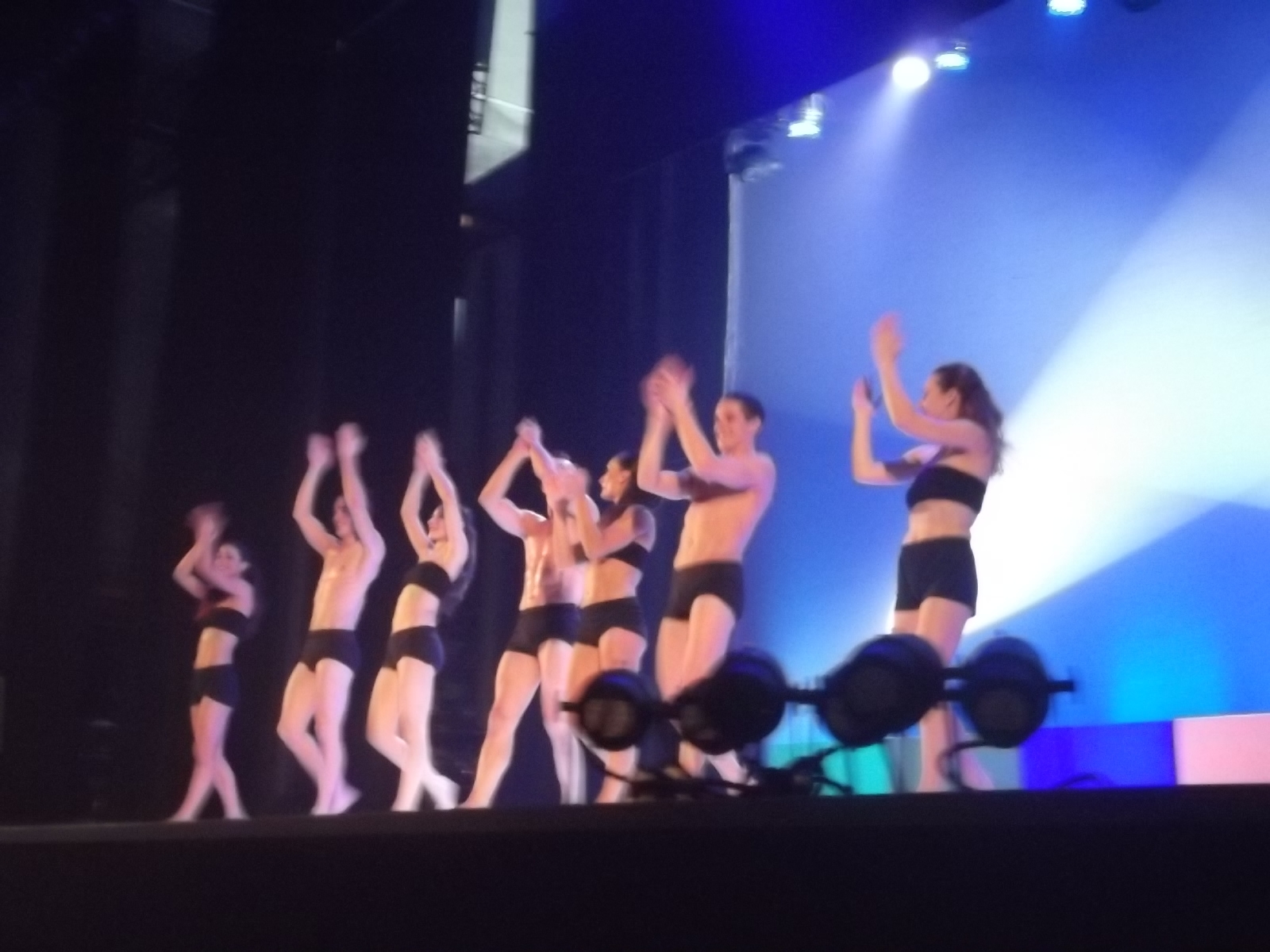 Il fascino del physical theatre dei Kataklò. Recensione di “Puzzle”