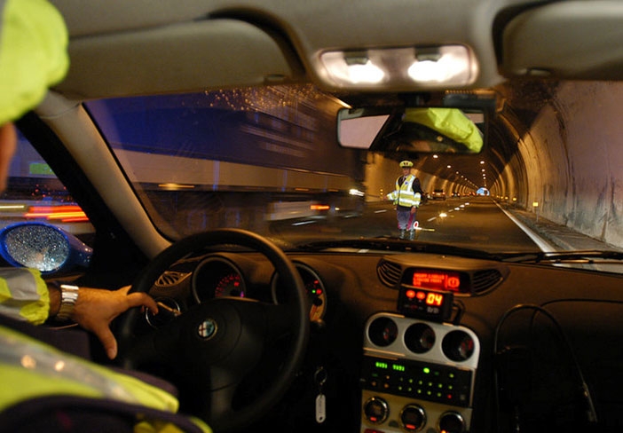 Nel traffico delle feste anche due ricercati: duplice intervento della Polstrada di Alessandria