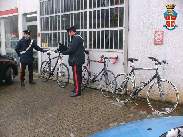 Trovato a Valenza cittadino espulso a giugno. Carabinieri sequestrano droga e bici rubate